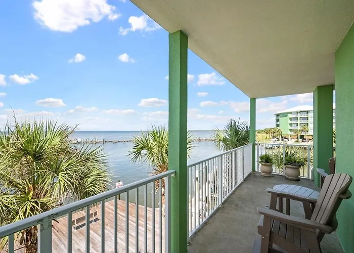 Hooked Bliss Bay Views Boat Slip Access Holiday home *